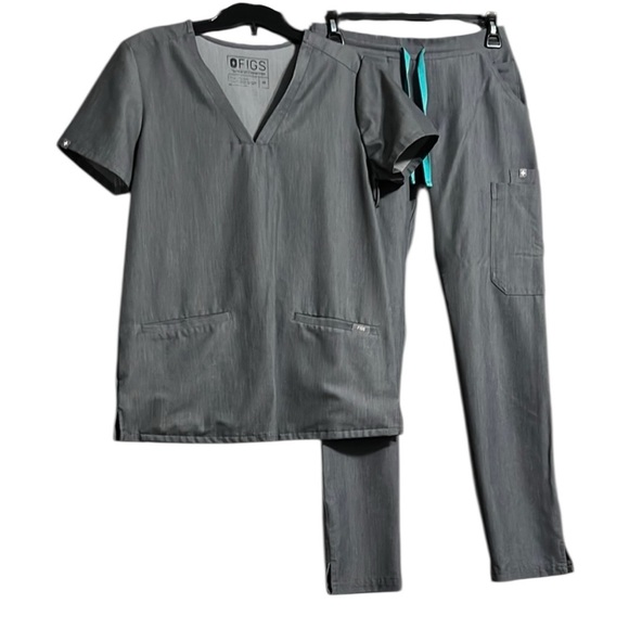 Figs Tops - FIGS Gray Scrub Set size XS Pants Casma Top